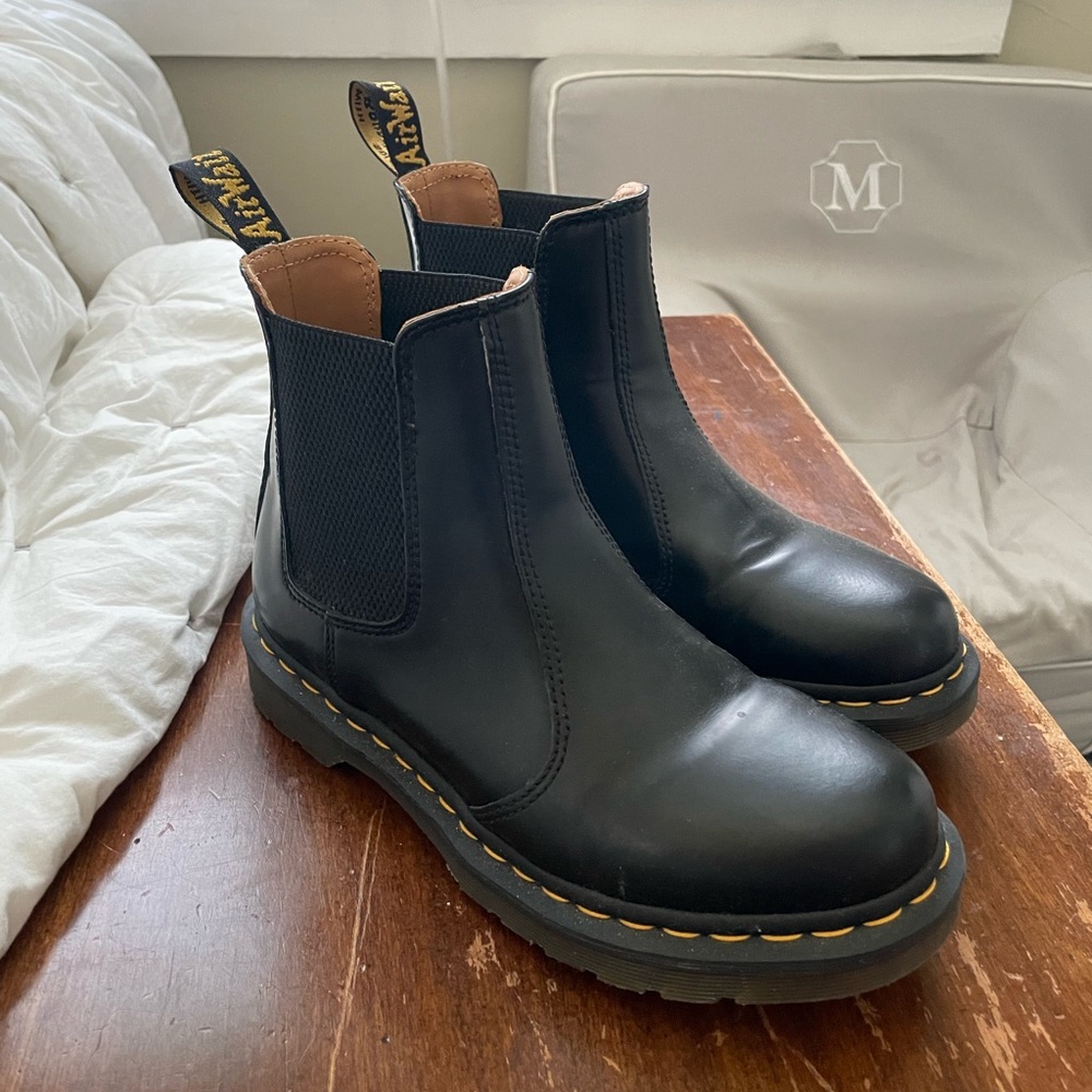 Dr. Martens 2976 Chelsea Boots